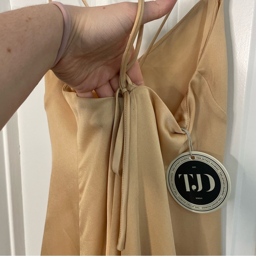 TJD Here Comes The Sun Mini Dress in Gold Size M NEW - Picture 9 of 13